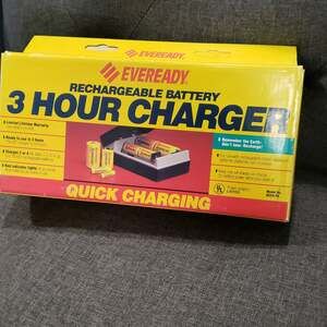 Vintage Eveready‎ 3 Hour Quick Charging Battery Charger - New in Box